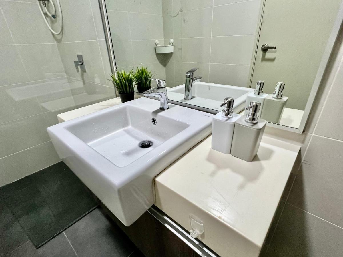 Royale Cottage Midvalley Netflix Pools 4 Pax Johor Bahru Buitenkant foto