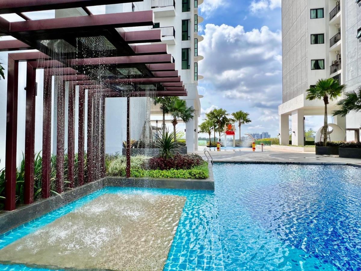 Royale Cottage Midvalley Netflix Pools 4 Pax Johor Bahru Buitenkant foto