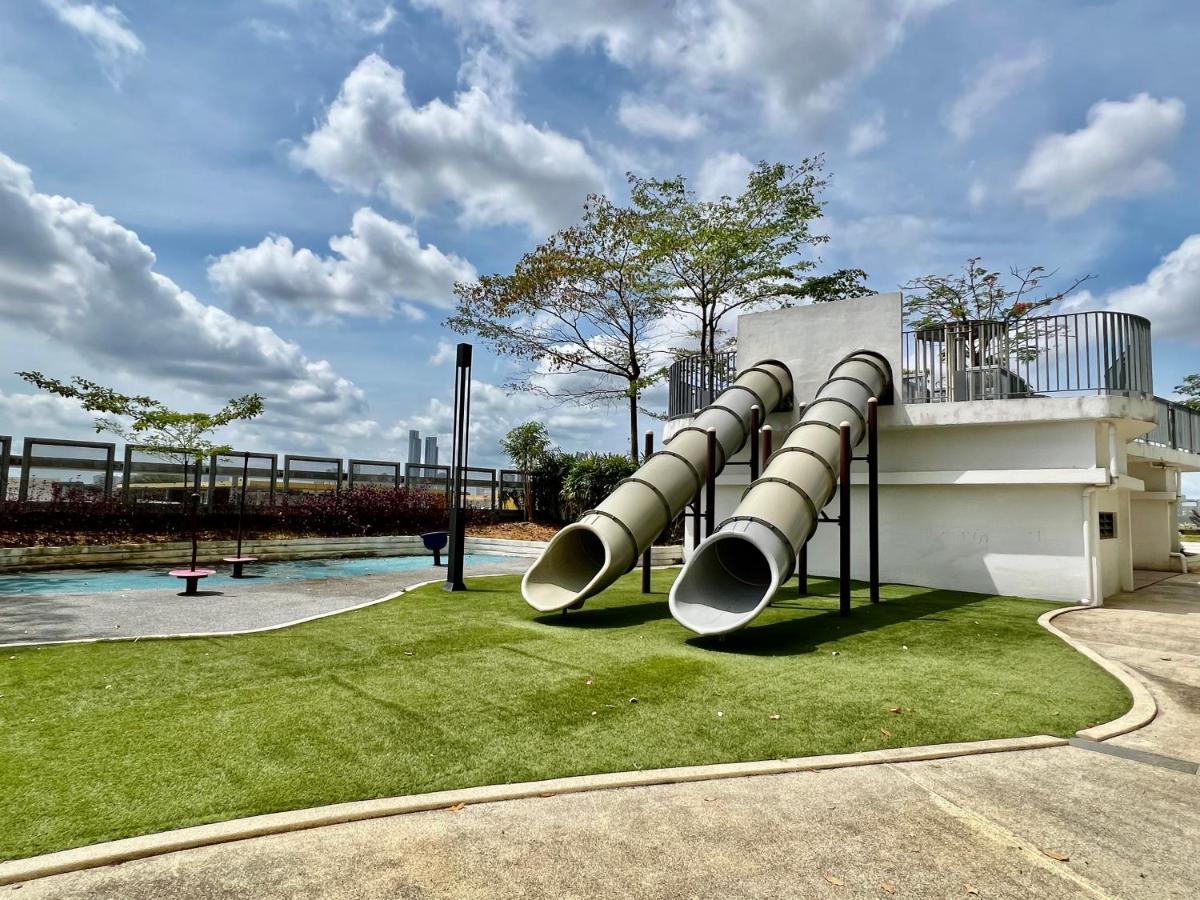 Royale Cottage Midvalley Netflix Pools 4 Pax Johor Bahru Buitenkant foto